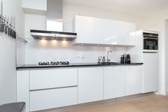 Rented: Van Oldenbarneveldtstraat 98-3, 1052 KJ Amsterdam