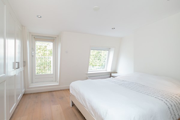 Medium property photo - Van Oldenbarneveldtstraat 98-3, 1052 KJ Amsterdam