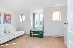 Rented: Van Oldenbarneveldtstraat 98-3, 1052 KJ Amsterdam