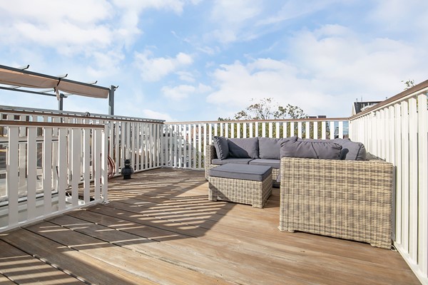 Medium property photo - Van Oldenbarneveldtstraat 98-3, 1052 KJ Amsterdam