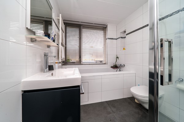 Medium property photo - Schipbeekstraat 19, 3313 AP Dordrecht