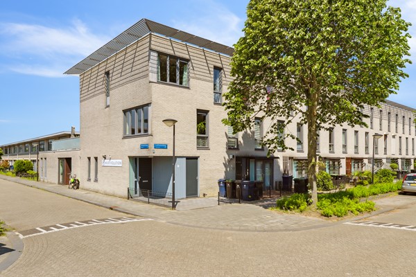 Sold subject to conditions: Lofotenweg 1, 1339 SV Almere
