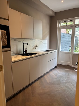 Medium property photo - Aalsmeerweg 20H, 1059 AJ Amsterdam