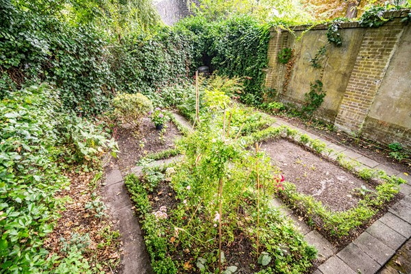 Medium property photo - Koningsplein 87, 2611 XG Delft