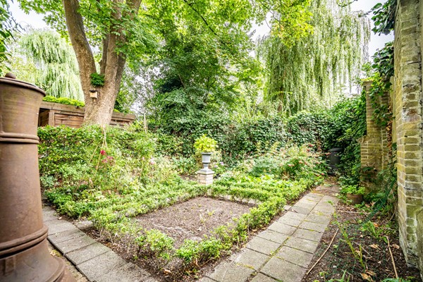 Medium property photo - Koningsplein 87, 2611 XG Delft