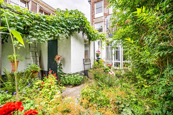 Medium property photo - Koningsplein 87, 2611 XG Delft