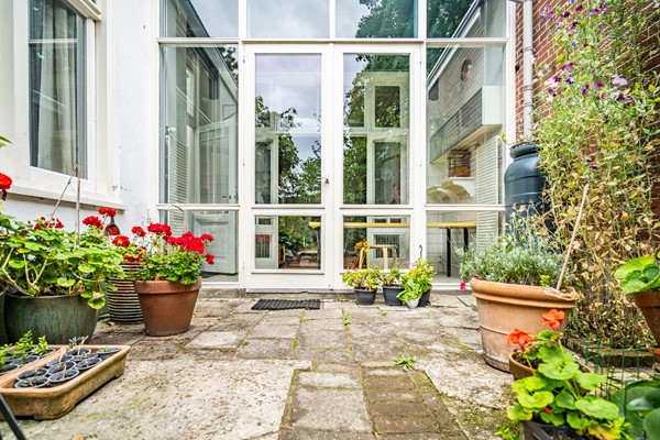 Medium property photo - Koningsplein 87, 2611 XG Delft