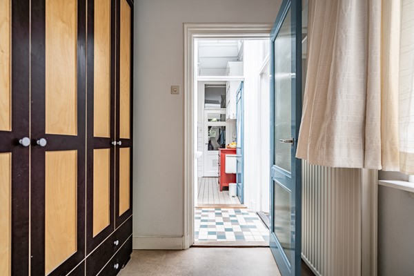 Medium property photo - Koningsplein 87, 2611 XG Delft