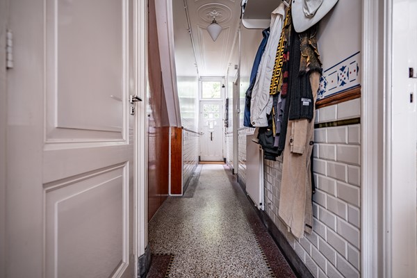 Medium property photo - Koningsplein 87, 2611 XG Delft