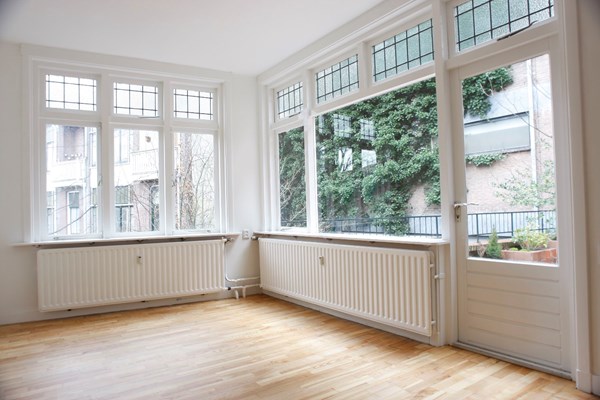 Medium property photo - Claes de Vrieselaan 162A, 3021 JZ Rotterdam
