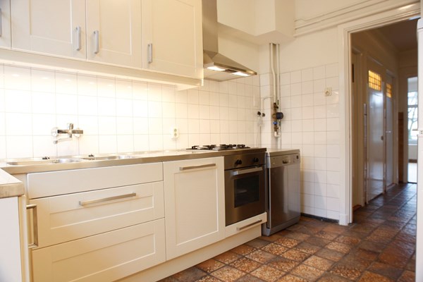 Medium property photo - Claes de Vrieselaan 162A, 3021 JZ Rotterdam