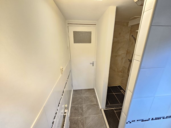 Medium property photo - Van Weelstraat 37A, 3022 ZB Rotterdam