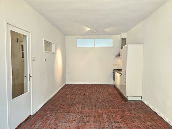 Medium property photo - Van Weelstraat 37A, 3022 ZB Rotterdam