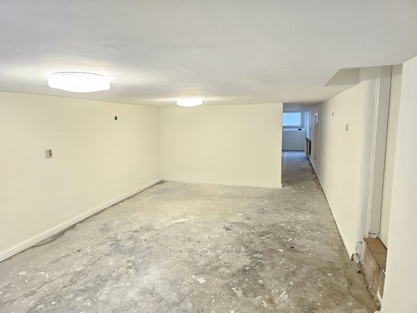 Medium property photo - Van Weelstraat 37A, 3022 ZB Rotterdam