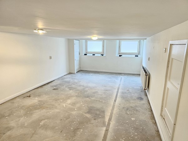 Medium property photo - Van Weelstraat 37A, 3022 ZB Rotterdam
