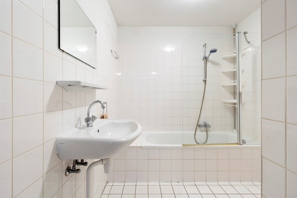 Medium property photo - Wigbolt Ripperdastraat 46, 1067 EH Amsterdam