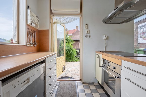 Medium property photo - Van Der Poelstraat 29, 1951 GL Velsen-Noord
