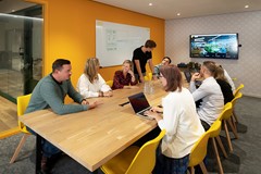 Meeting room - Yellow - 12p.jpg