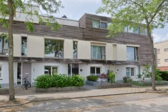 Te koop: Royale uitgebouwde gezinswoning in Kerk & Zanen, 4 tot 5 slaapkamers, 2 badkamers, zonnige tuin op het zuidwesten
