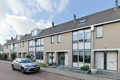 Te koop: Ruime uitgebouwde eengezinswoning met zonnige tuin in geliefde wijk Kerk en Zanen