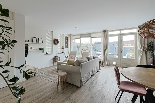 Medium property photo - De Oude Wereld 112, 2408 TM Alphen aan den Rijn