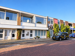 Te koop: Ruim 3-kamerappartement met eigen opgang, zonnig balkon én royaal dakterras vlakbij winkelcentrum De Baronie!
