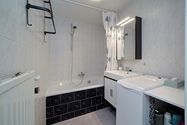 Medium property photo - Ingenhouszstraat 11, 2522 AX The Hague