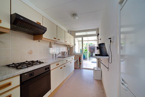 Medium property photo - Tienhovenselaan 27, 2574 SW The Hague