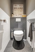 02a hal toilet4.jpg