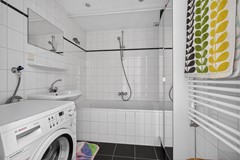 Sold subject to conditions: Van Ostadestraat 220-4, 1073 TT Amsterdam