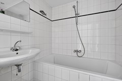 Sold subject to conditions: Van Ostadestraat 220-4, 1073 TT Amsterdam