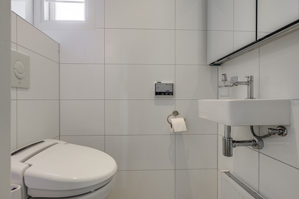 Medium property photo - Veursestraatweg 124A, 2265 CH Leidschendam