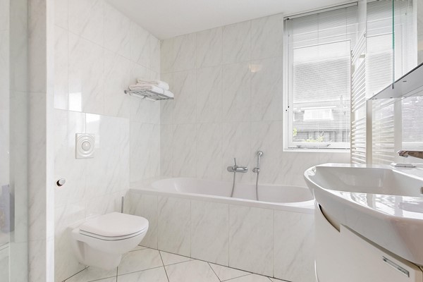 Medium property photo - Rembrandtlaan 34, 2172 DE Sassenheim