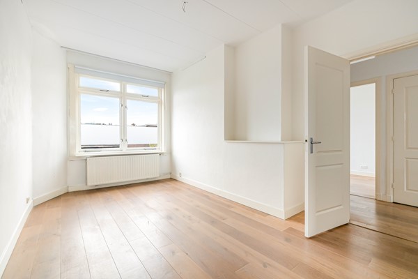 Medium property photo - Van Lansbergestraat 10, 2593 SE Den Haag