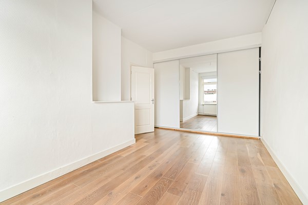 Medium property photo - Van Lansbergestraat 10, 2593 SE Den Haag