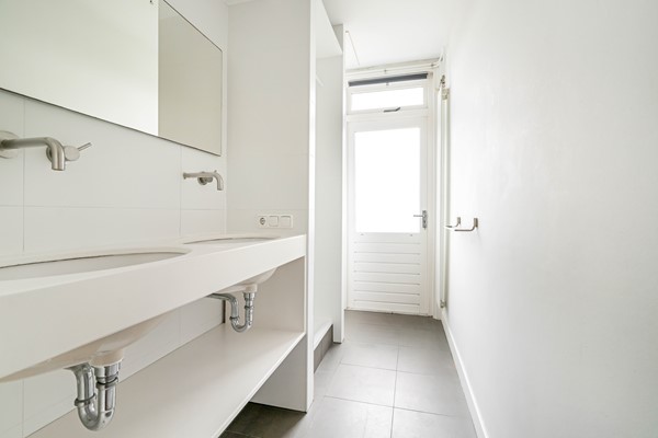 Medium property photo - Van Lansbergestraat 10, 2593 SE Den Haag