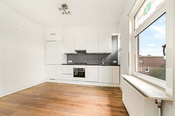 Medium property photo - Van Lansbergestraat 10, 2593 SE Den Haag