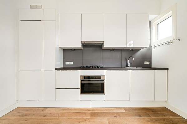 Medium property photo - Van Lansbergestraat 10, 2593 SE Den Haag