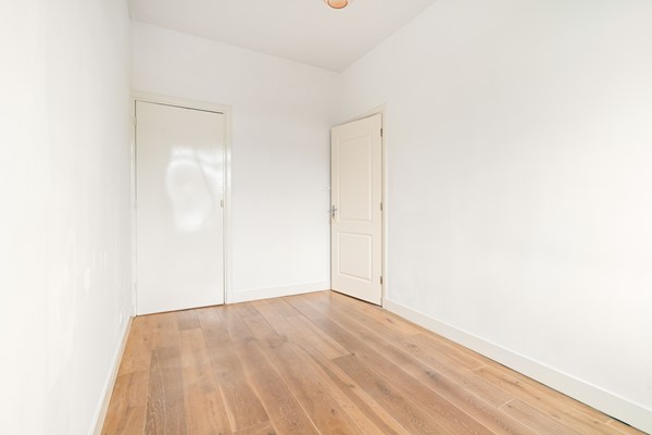 Medium property photo - Van Lansbergestraat 10, 2593 SE Den Haag