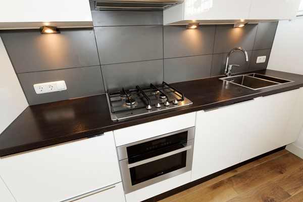 Medium property photo - Van Lansbergestraat 10, 2593 SE Den Haag