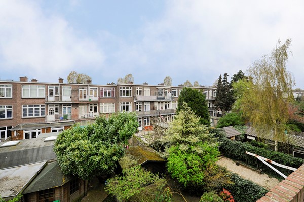 Medium property photo - Van Lansbergestraat 10, 2593 SE Den Haag