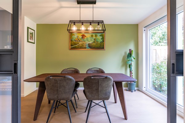 Medium property photo - Hendrik Zwaardecroonstraat 84, 2593 XT Den Haag