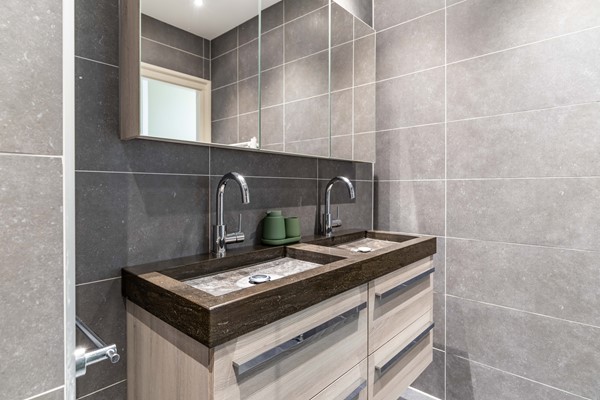 Medium property photo - Hendrik Zwaardecroonstraat 84, 2593 XT Den Haag