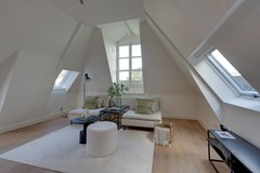 Under offer: Eerste Jan Steenstraat 90-4, 1072NP Amsterdam