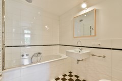 New for sale: Eerste Jan Steenstraat 118-1, 1072 NS Amsterdam