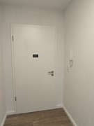 Haustür mit Telefon.jpg