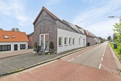 Onder bod: Dorpsplein 19 te Graauw