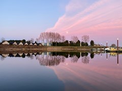 Uitzicht naar de huisjes.jpg