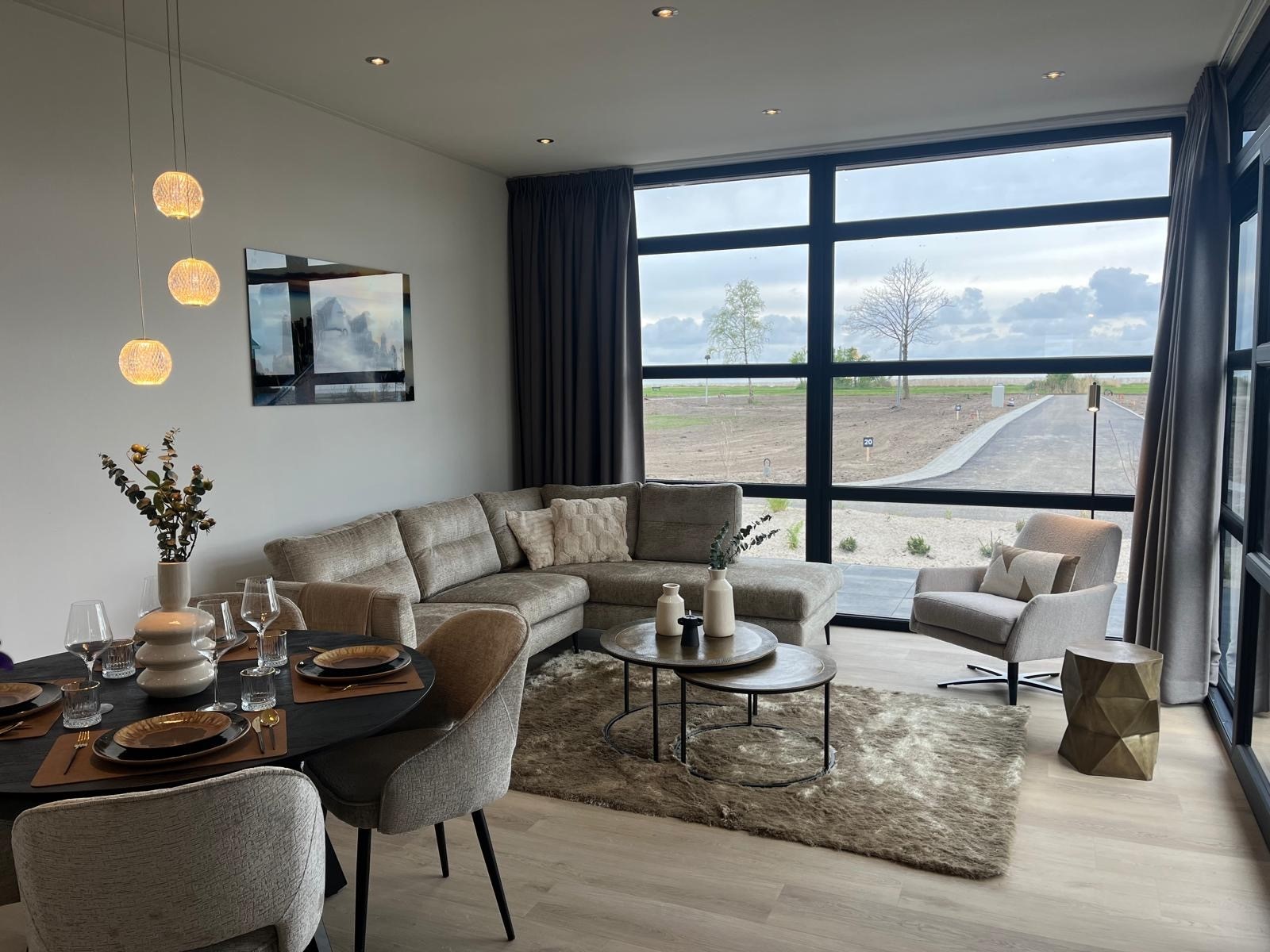 Luxe vrijstaande recreatievilla aan het IJsselmeer in Workum foto 2