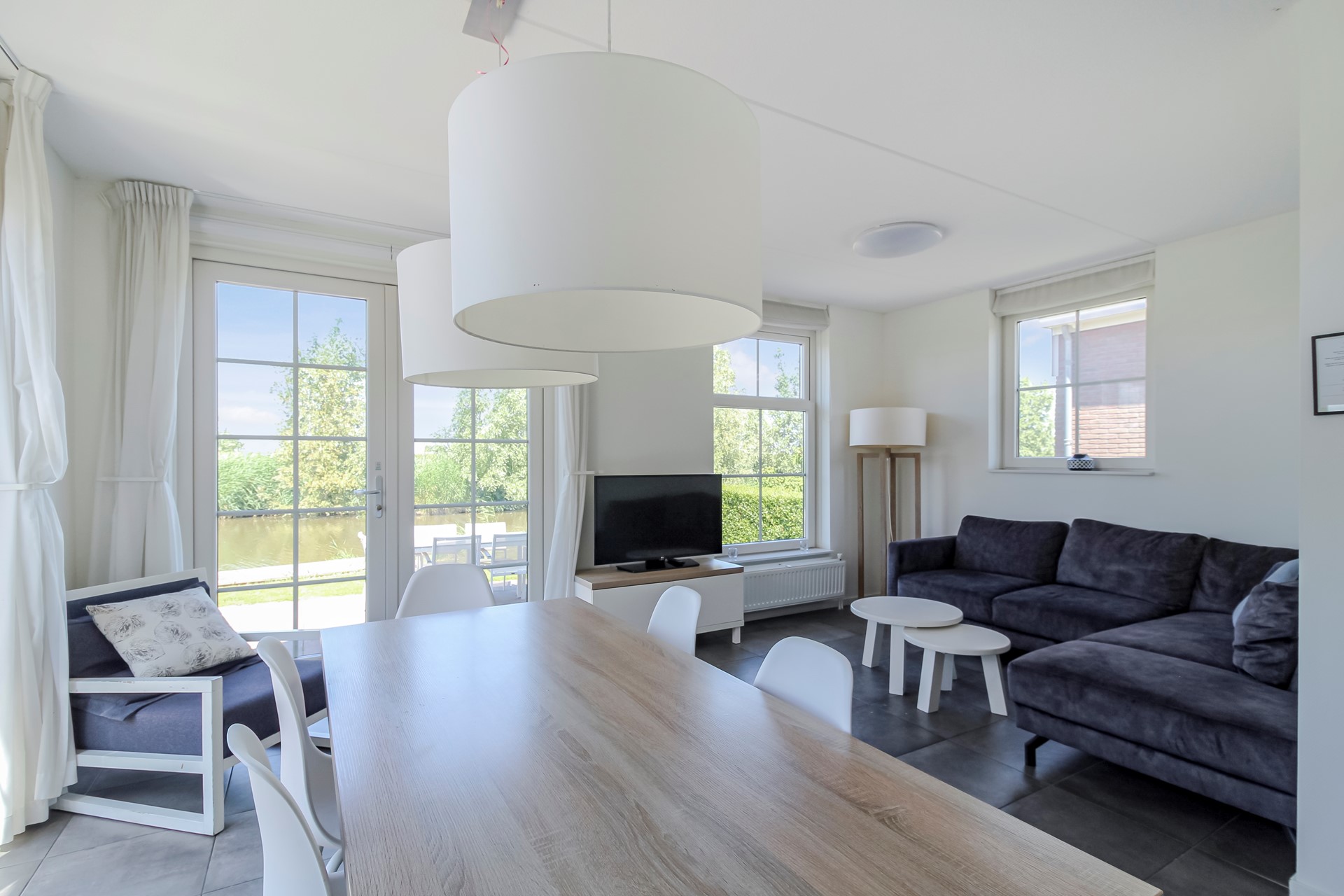 Recreatiewoning aan het water in Uitdam foto 4